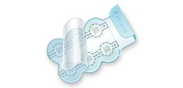 Un Assainisseur d’air pour toute la maison Filtrete(MC) avec la pellicule protectrice transparente en retrait.
